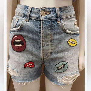 Zara High Rise Distressed Lip Appliqués Patches Denim Shorts  Size 02